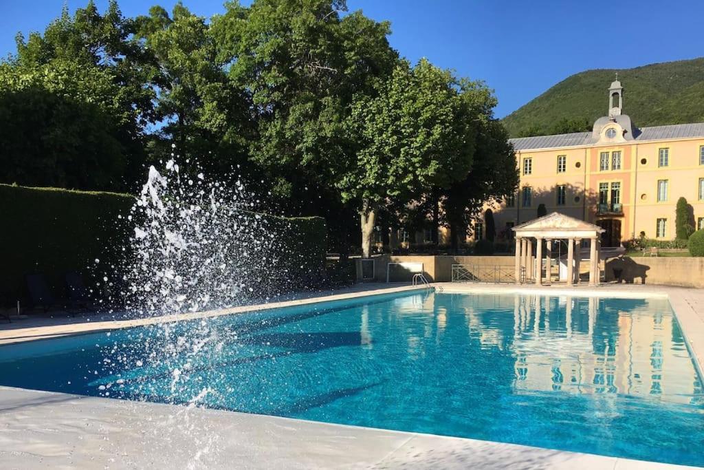 La Vue Est Belle Appartement Montbrun-les-Bains Buitenkant foto