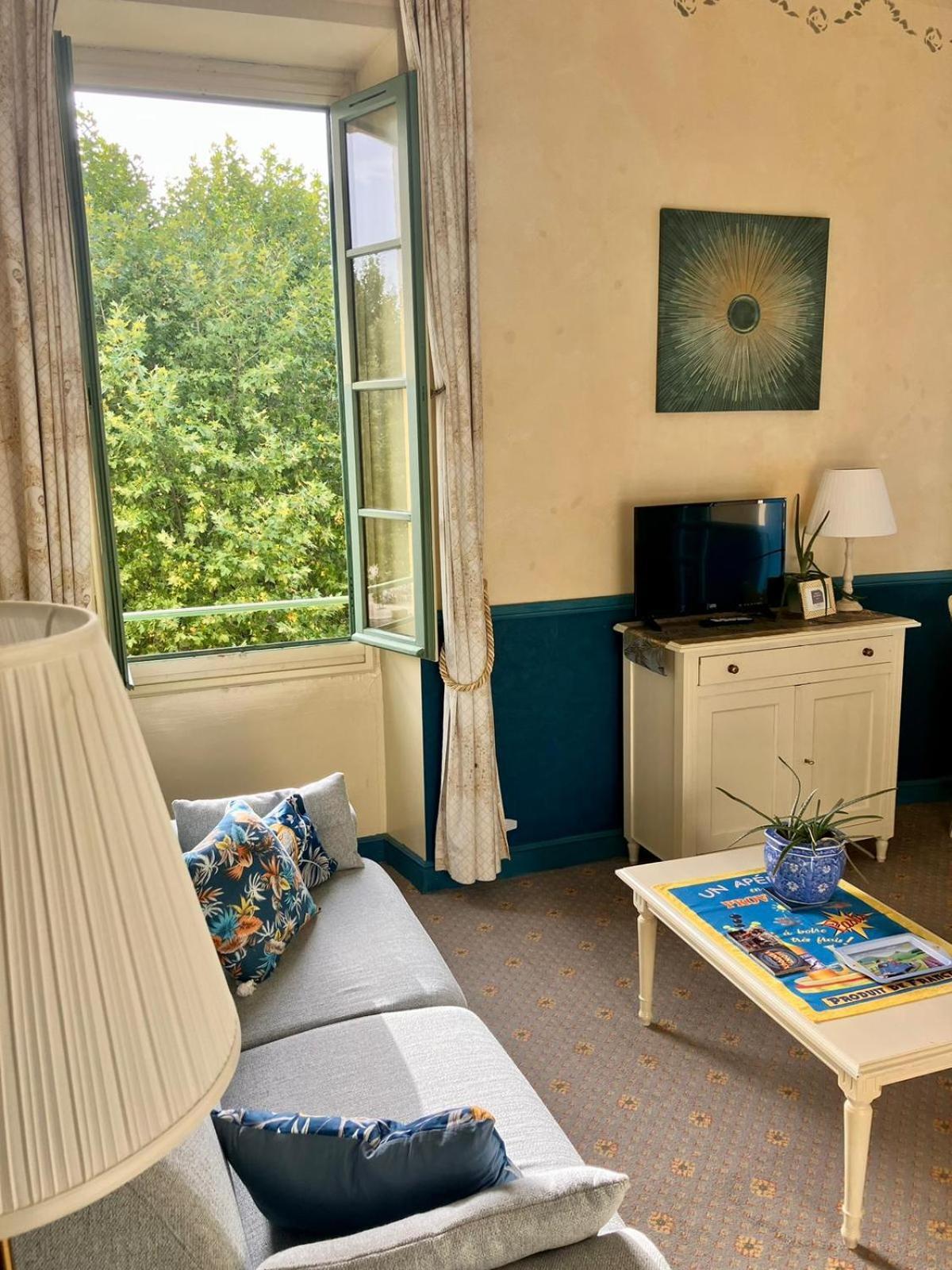 La Vue Est Belle Appartement Montbrun-les-Bains Buitenkant foto