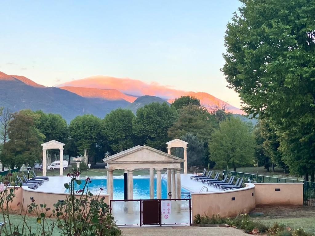 La Vue Est Belle Appartement Montbrun-les-Bains Buitenkant foto